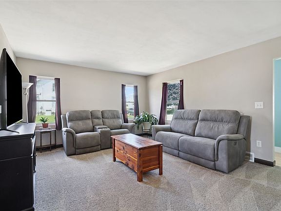 4th image of 505 1st St E