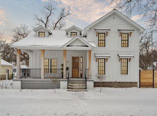 209 W Shiawassee Ave, Fenton, MI 48430