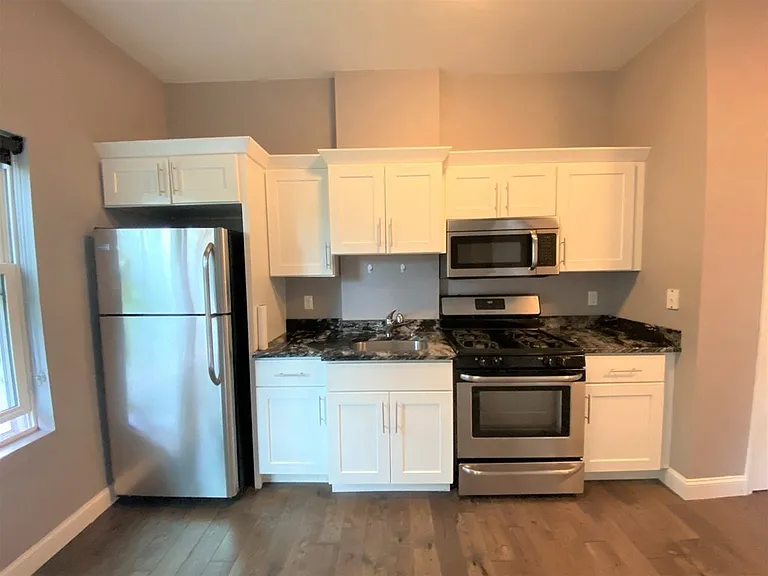 41 Saratoga St #4E — Photo 2