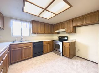 2911 Starlight Blvd, Redding, CA 96001