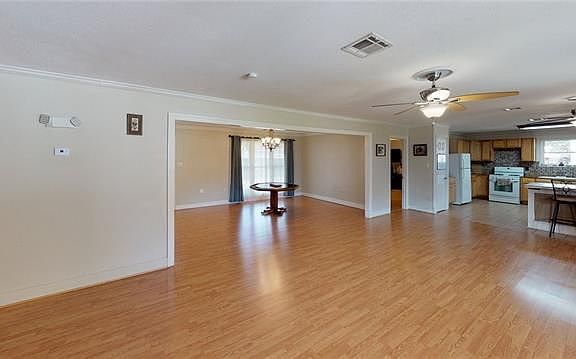 3rd image of 900 Maris Stella Ave