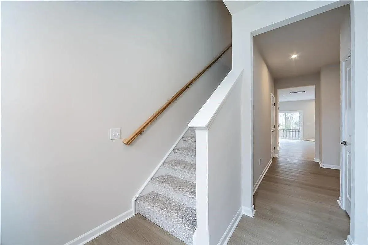 3 bed, 1604 sqft, $1,950 — Photo 2
