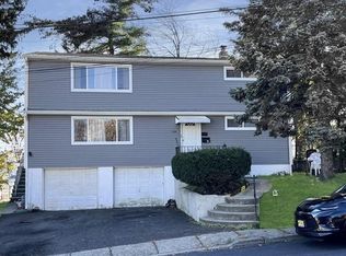 208 Echo Pl #2, Elmwood Park, NJ 07407