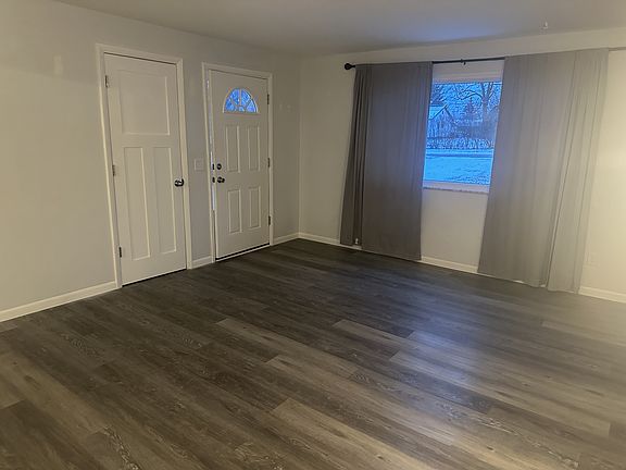4th image of 4715 Dodge Ave #4717