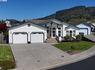 98126 W Benham Ln SPACE 52, Brookings, OR 97415