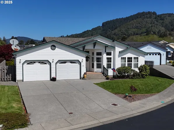 98126 W Benham Ln Space 52, Brookings, OR 97415