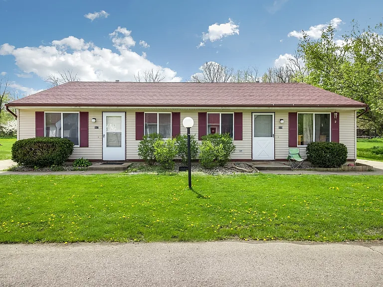 425 Meadow View St — Photo 16