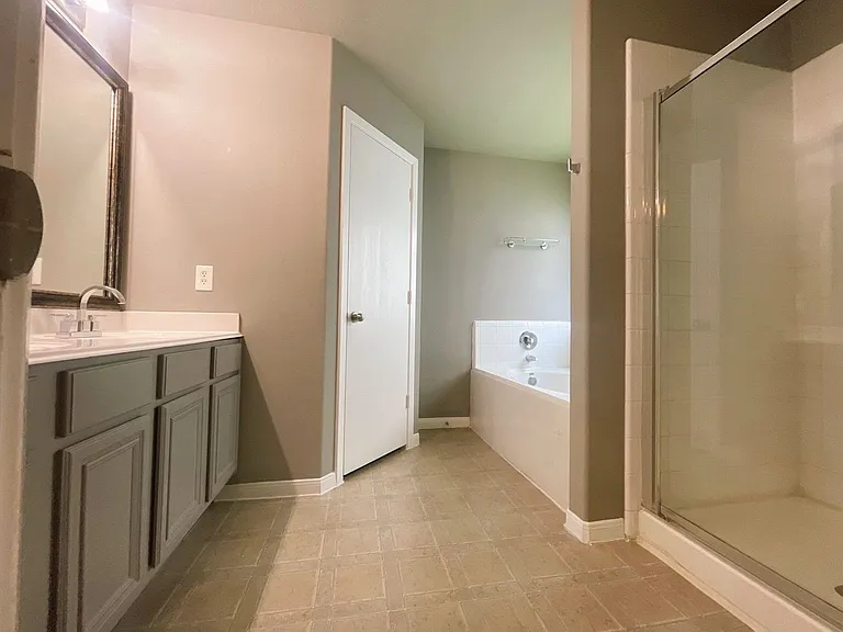 1410 Danby Heath Ln — Photo 17