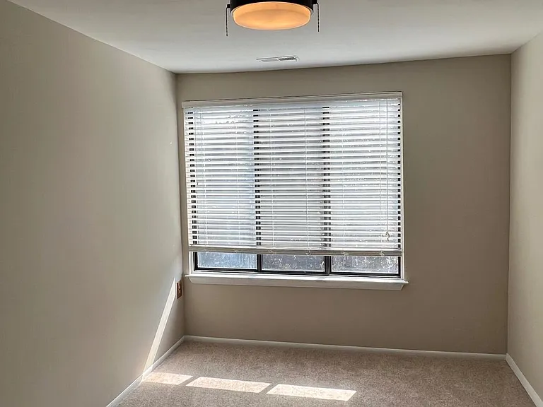 18130 Chalet Dr #8-303 — Photo 16