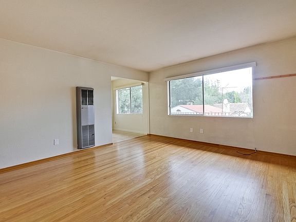 2nd image of 536 Hawthorne Ave APT D