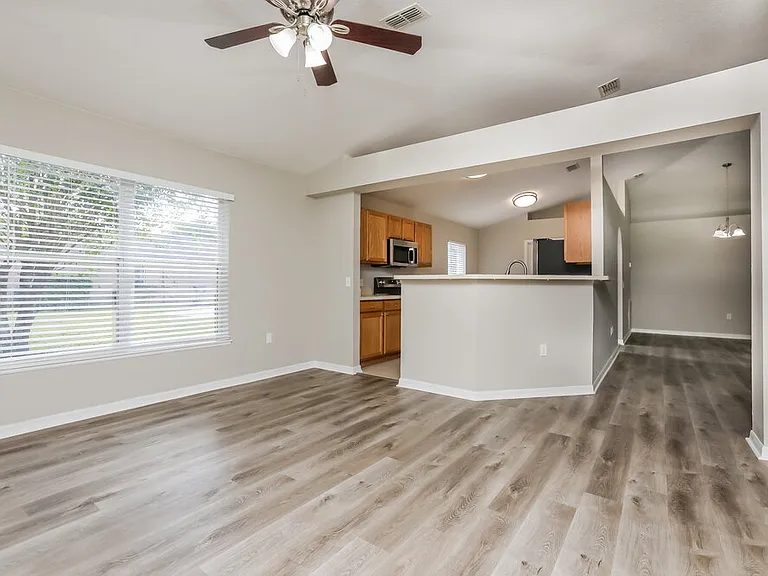 333 Lake Shepard Dr — Photo 4