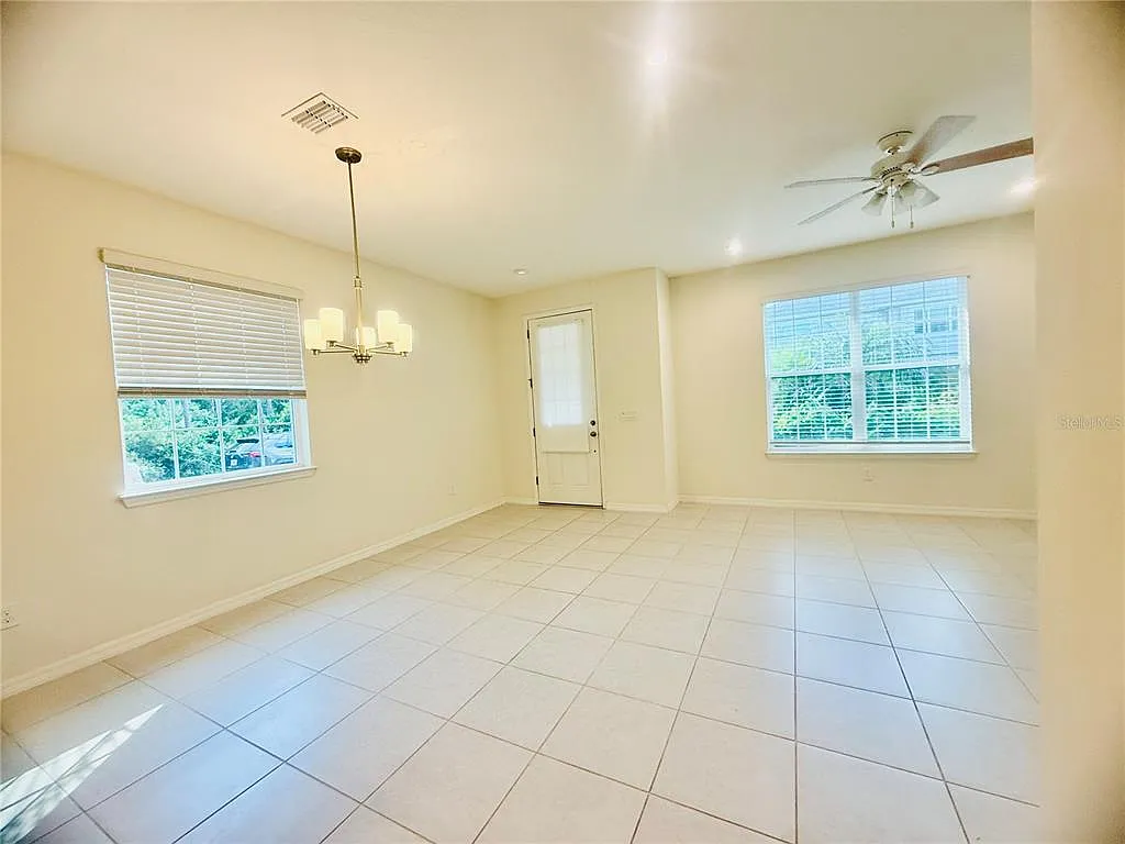 3 bed, 2.5 bath, 1445 sqft, $2,800 — Photo 3