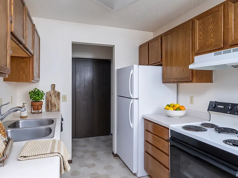 Barbary Knoll Apartments — Photo 12