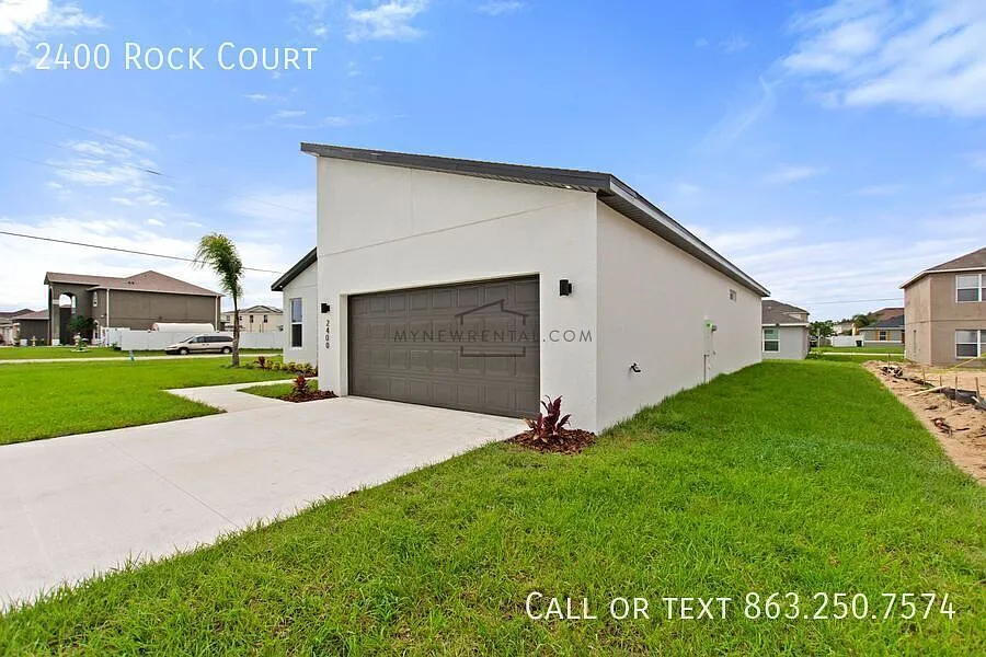 Deposit-Free! Modern, energy efficient home with ALL of the upgrades! — Photo 4