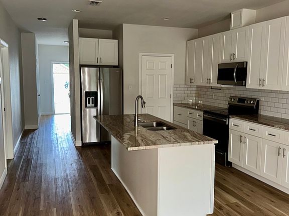 4th image of 2817 Steepleridge Cir