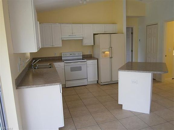 5th image of 3212 17th St SW