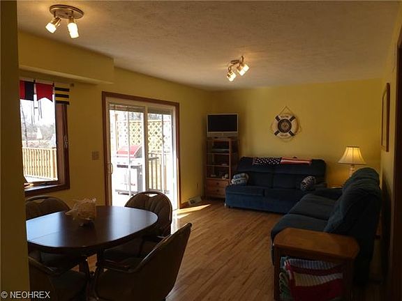 4th image of 2101 Deerfield Dr