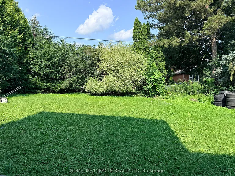 755 Somerville St — Photo 22
