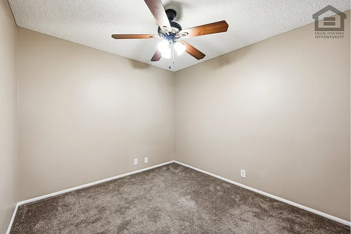 7202 W Corrine Dr — Photo 35