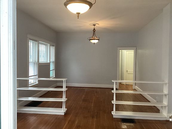 2nd image of 2083 Sherwood Ave