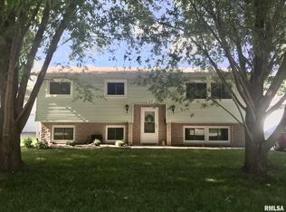 2137 E Eleanor Ave, Springfield, IL 62702