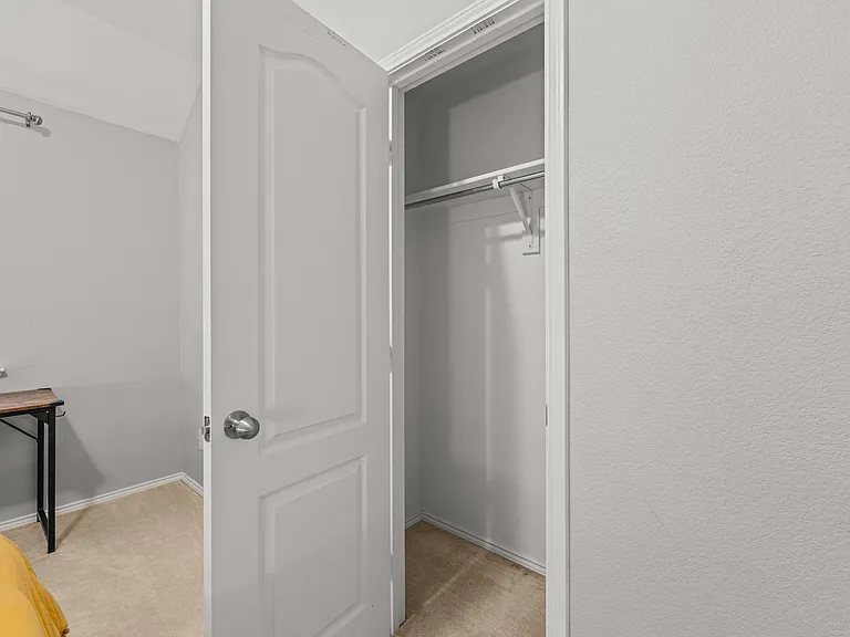 9412 Caliente Dr — Photo 21
