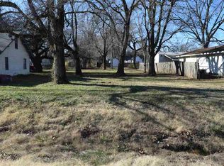 605 S Forest St, Douglass, KS 67039