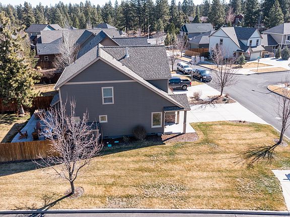 4th image of 60999 SE Grand Targhee Dr