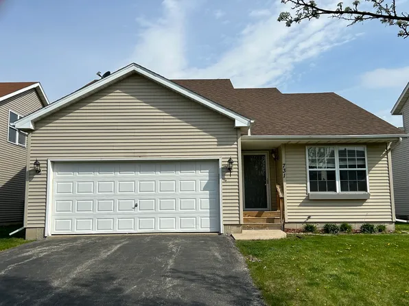 731 Hawthorne Ln, Genoa, IL 60135