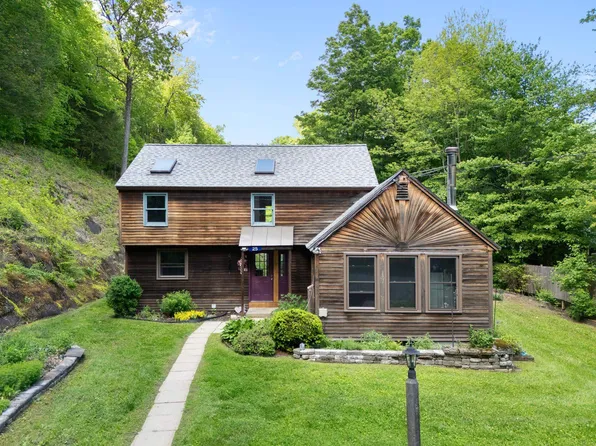 25-27 Gingko Lane, Brattleboro, VT 05301
