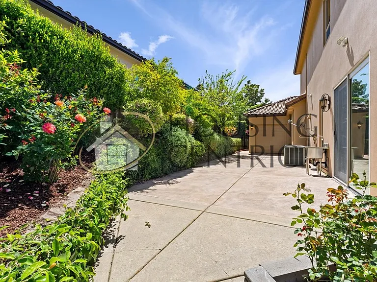 676 Glen Mady Way — Photo 46
