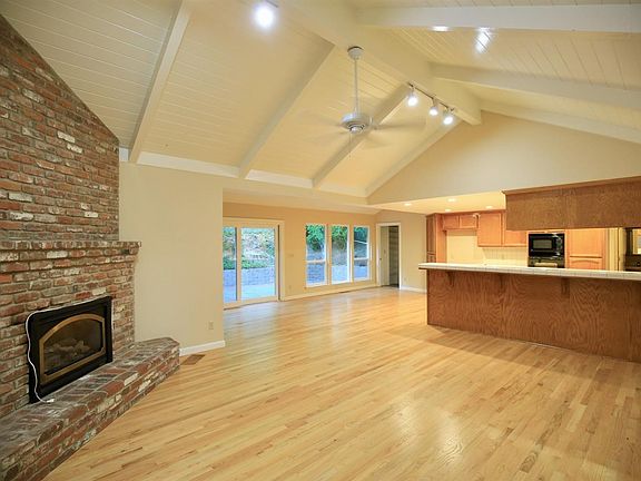 3rd image of 1905 Hackamore Dr