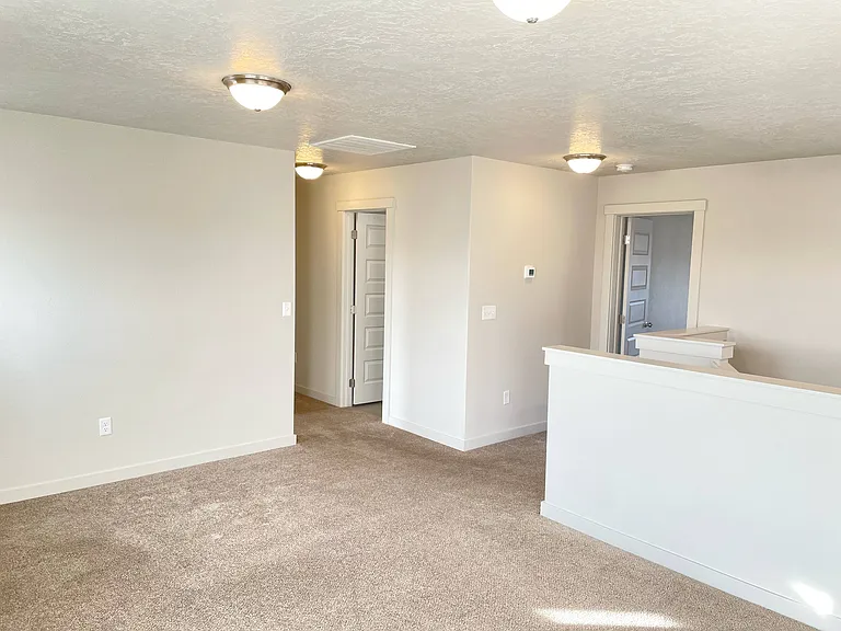 236 W Wausau St — Photo 23