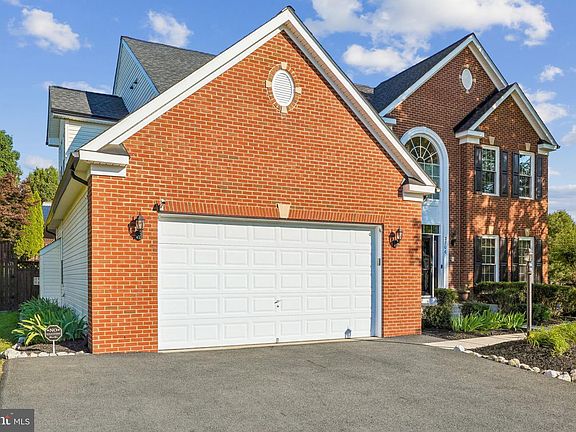 5th image of 2706 Myrtlewood Dr