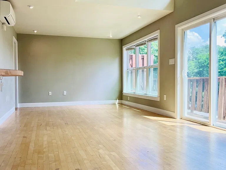 127 Sun Haven Ln — Photo 3