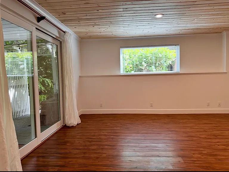 623 Carol Way #B — Photo 31