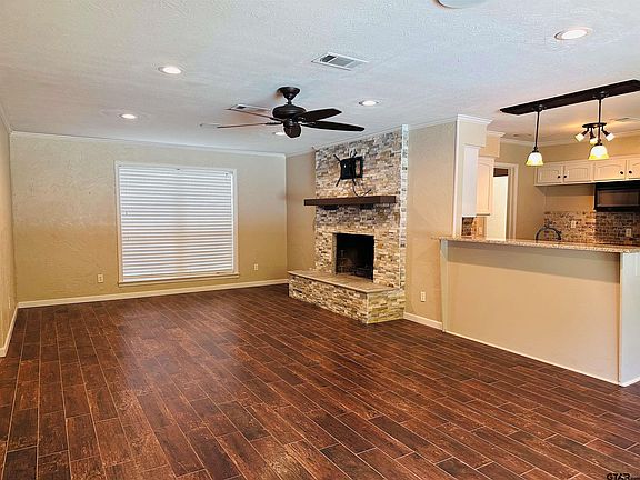 2nd image of 3307 Bogota St