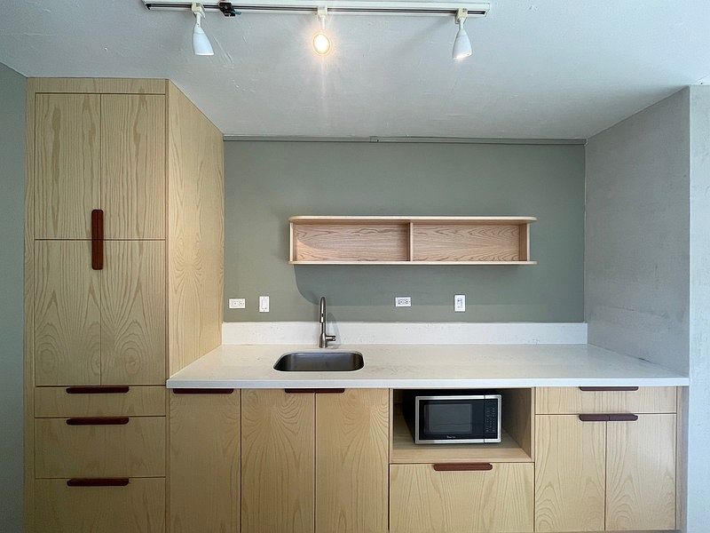 1st image of 2740 Kuilei St #2403-1