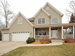 119 E Riordan Rd, Villa Park, IL 60181