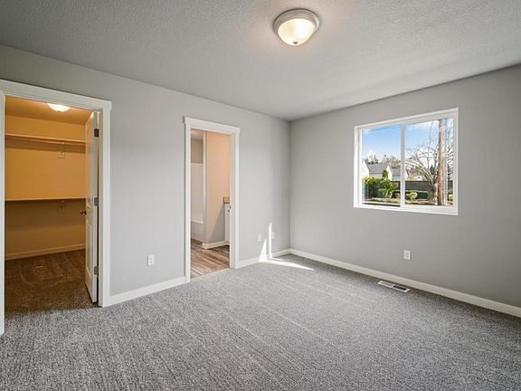 4th image of 4293 Ash Grove Dr NE