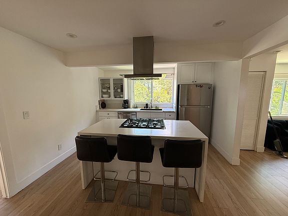 3rd image of 440 Wren Dr
