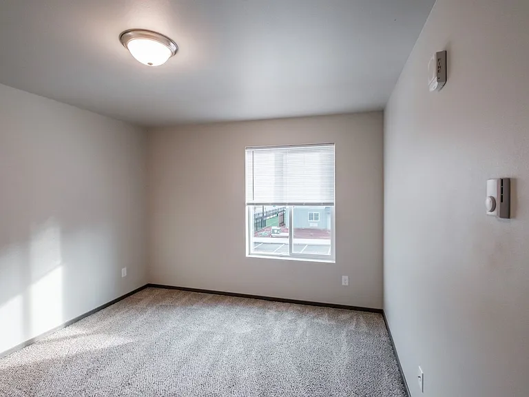 Cherry Glen Apartments — Photo 38