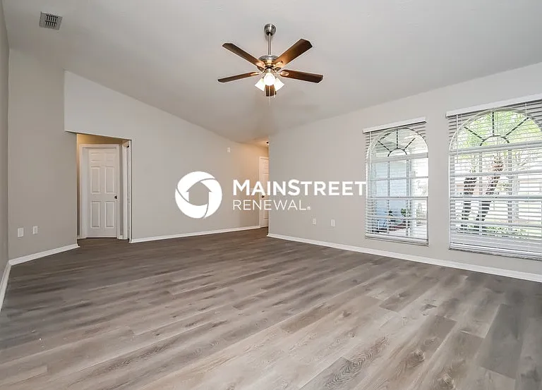 8007 Apache Ln — Photo 2