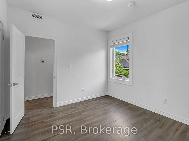 464 College St #3 — Photo 13