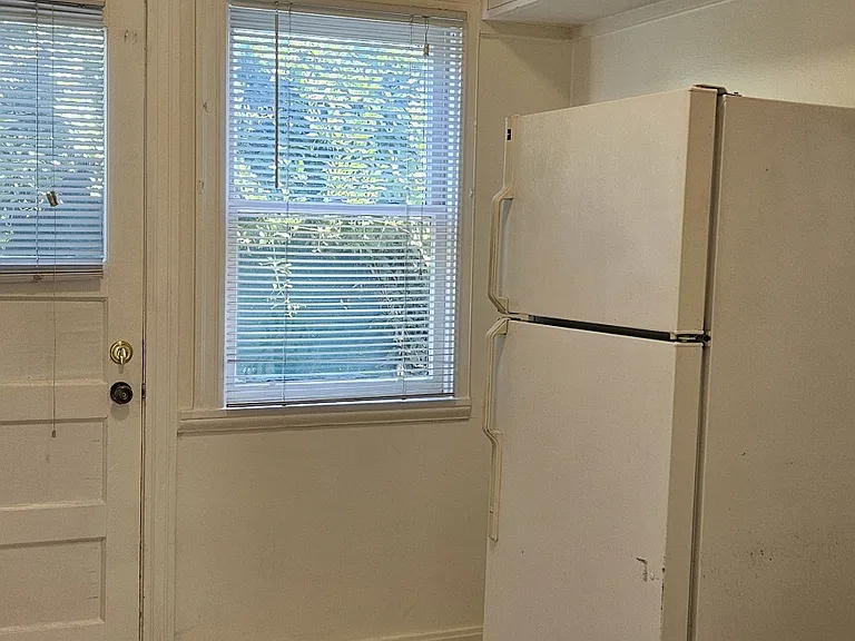 803 Smalley Ave #6 — Photo 6