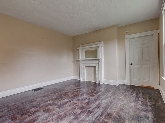 3rd image of 3302 Carlisle Ave