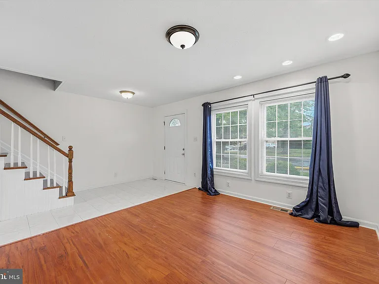 129 N Duke Dr — Photo 7