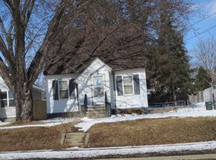 829 7th St NW, Rochester, MN 55901