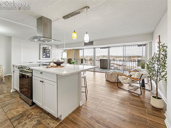 5th image of 411 Lakewood Cir APT B430