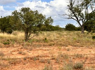 140 County Road 2644, Moore, TX 78057